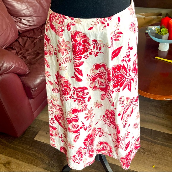 Beautiful Red Floral Mid-Waist A-Line Skirt - Picture 3 of 8